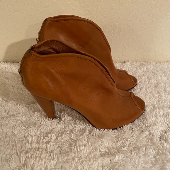 Shoes - Picture 3 of 5